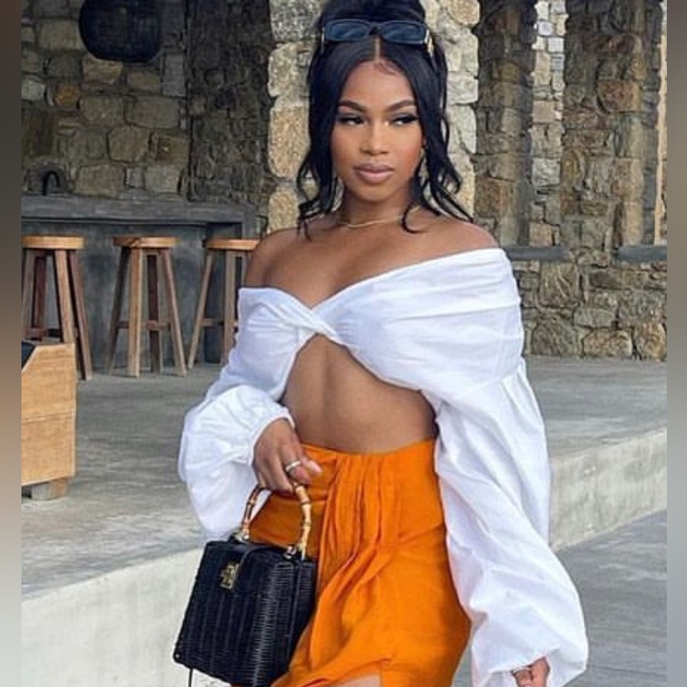 White puffer sleeve blouse